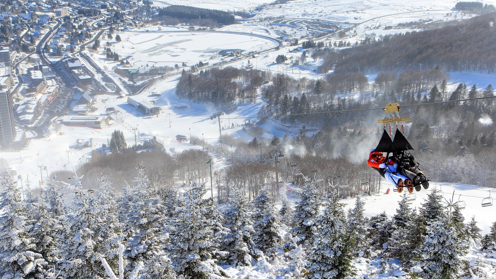 Fantasticable Super Besse Zipline: Winter Adventure for Duos