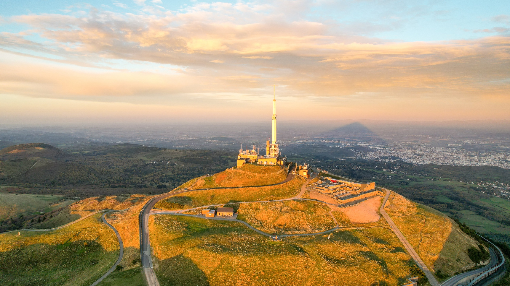 Puy de Dôme - Summit in Orcines - Exceptional View - Magical Panorama