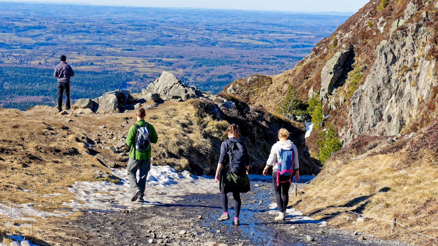 Muleteers' Trail: Panoramic Hike from the Col de Ceyssat to the Puy de Dôme