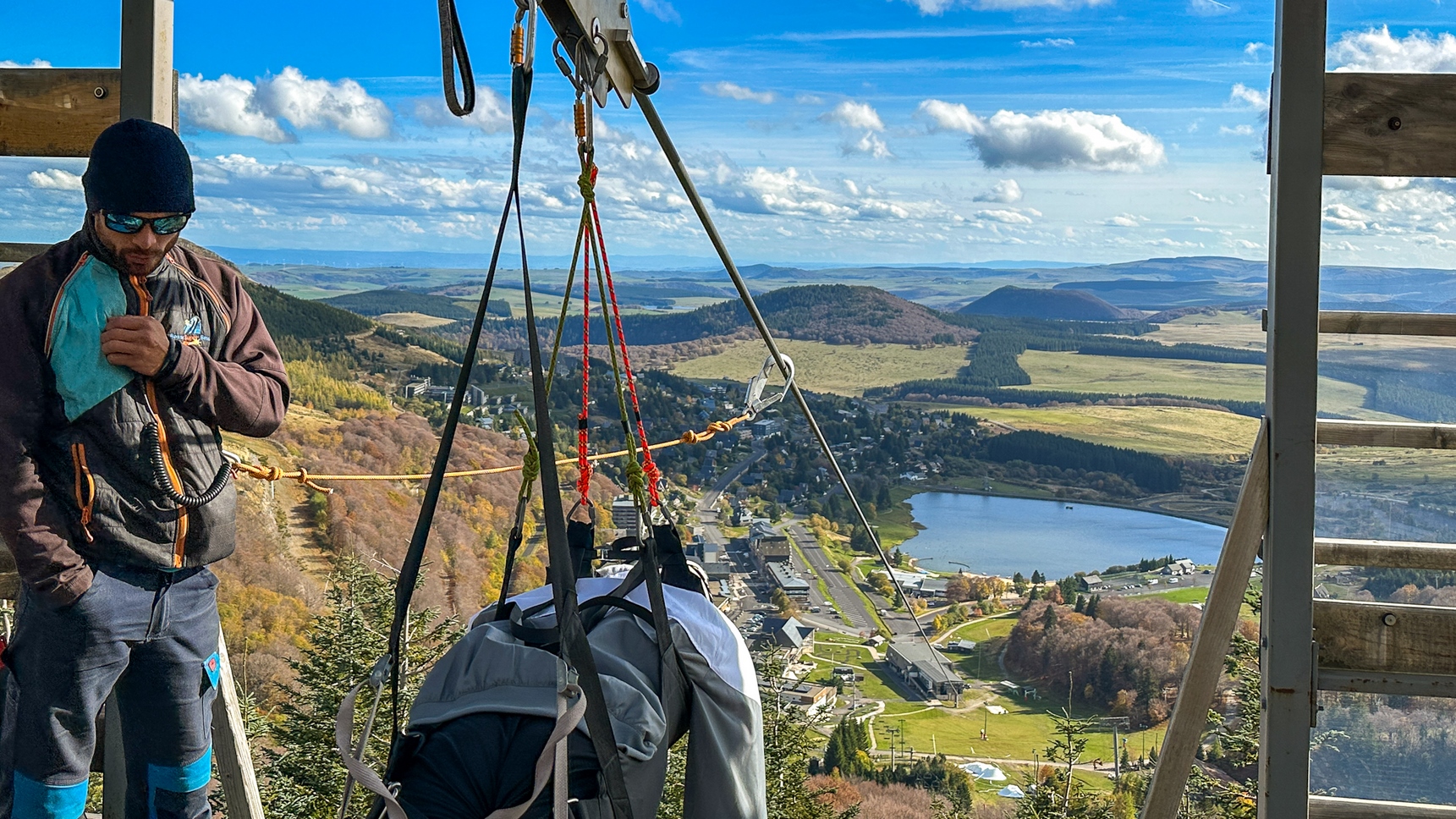 Super Besse: Zipline - Ready for an Unforgettable Descent!