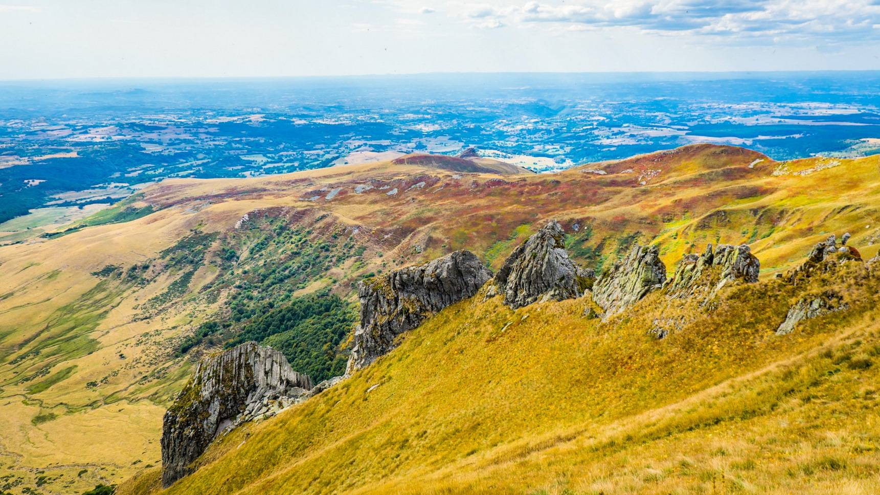 Puy de Sancy: Impressive Needles, Symbol of the Massif