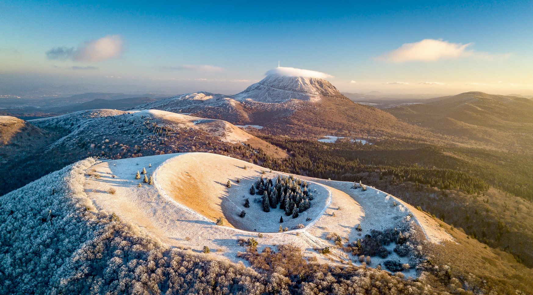 Puy de Dôme: Iconic Volcano of Auvergne