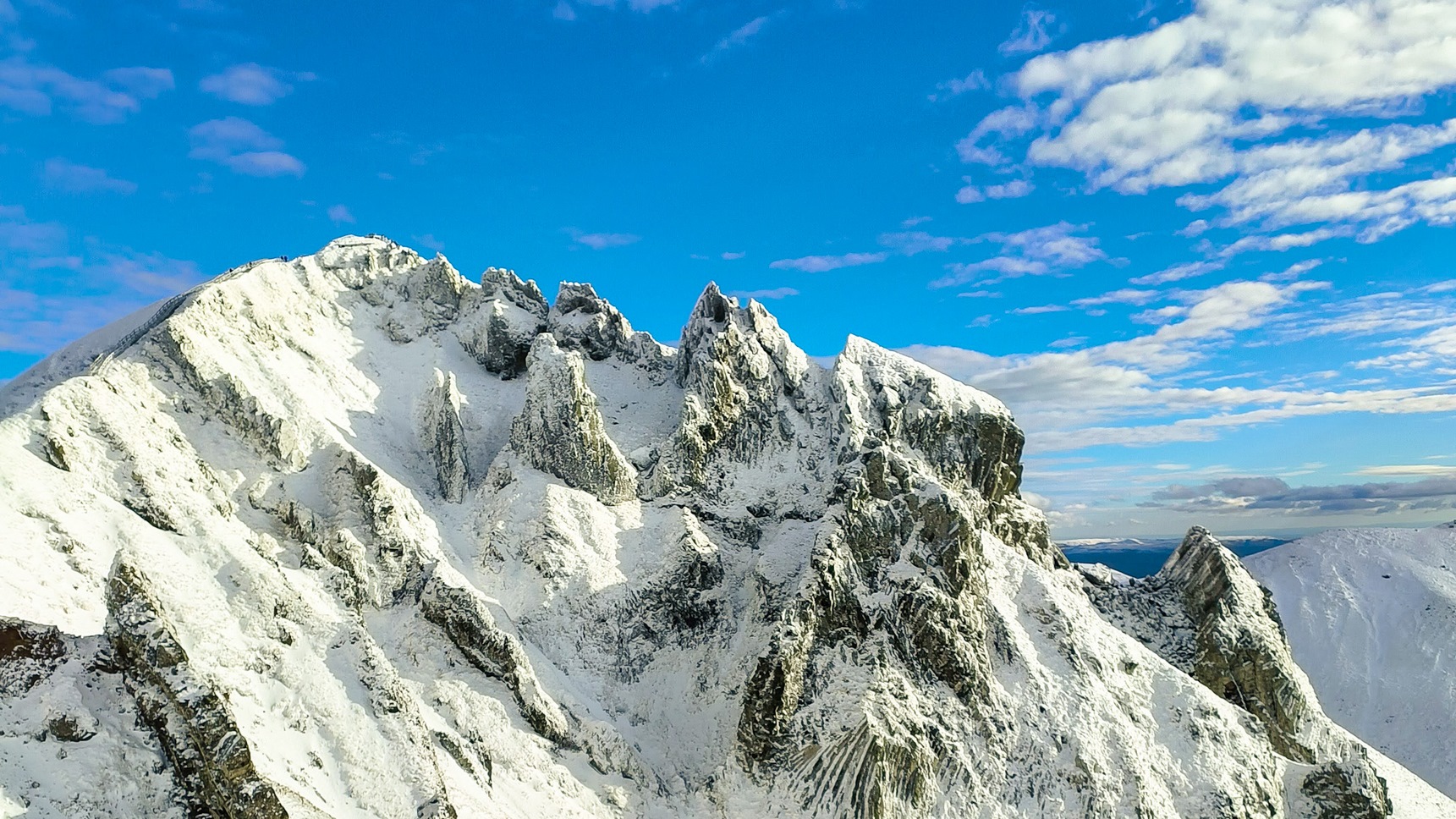 Le Puy de Sancy: A first veil of snow settles at the summit!