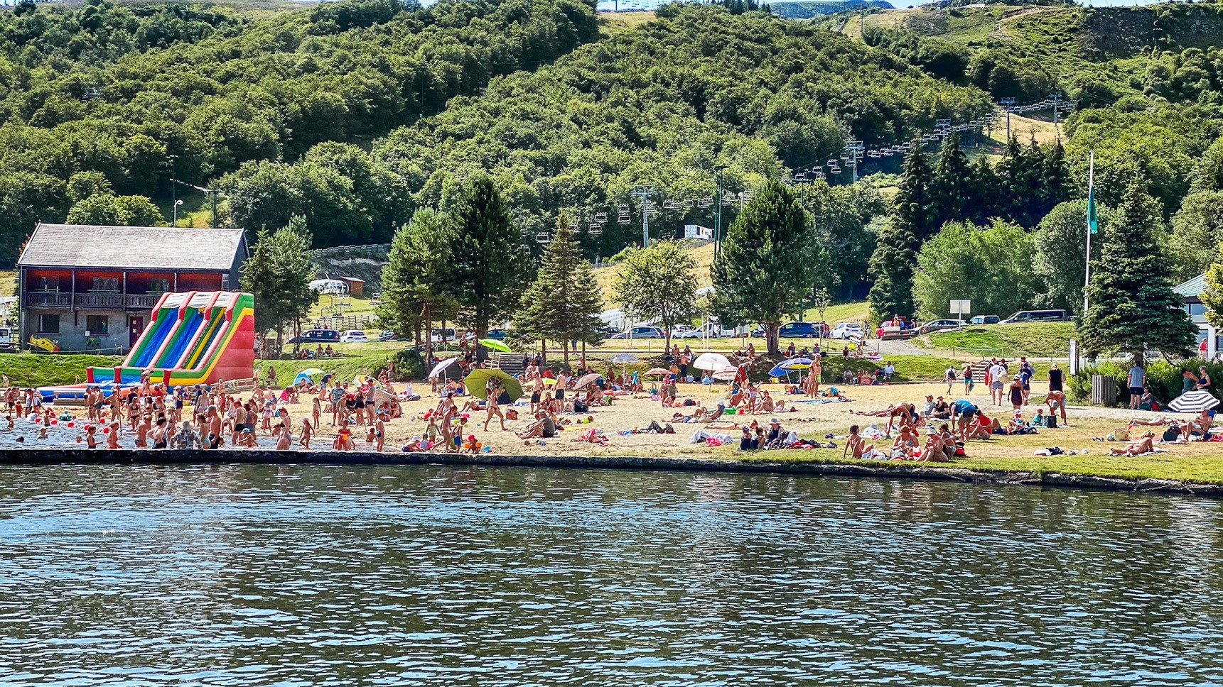 Super Besse - Lac des Hermines Beach - Relaxation in Auvergne