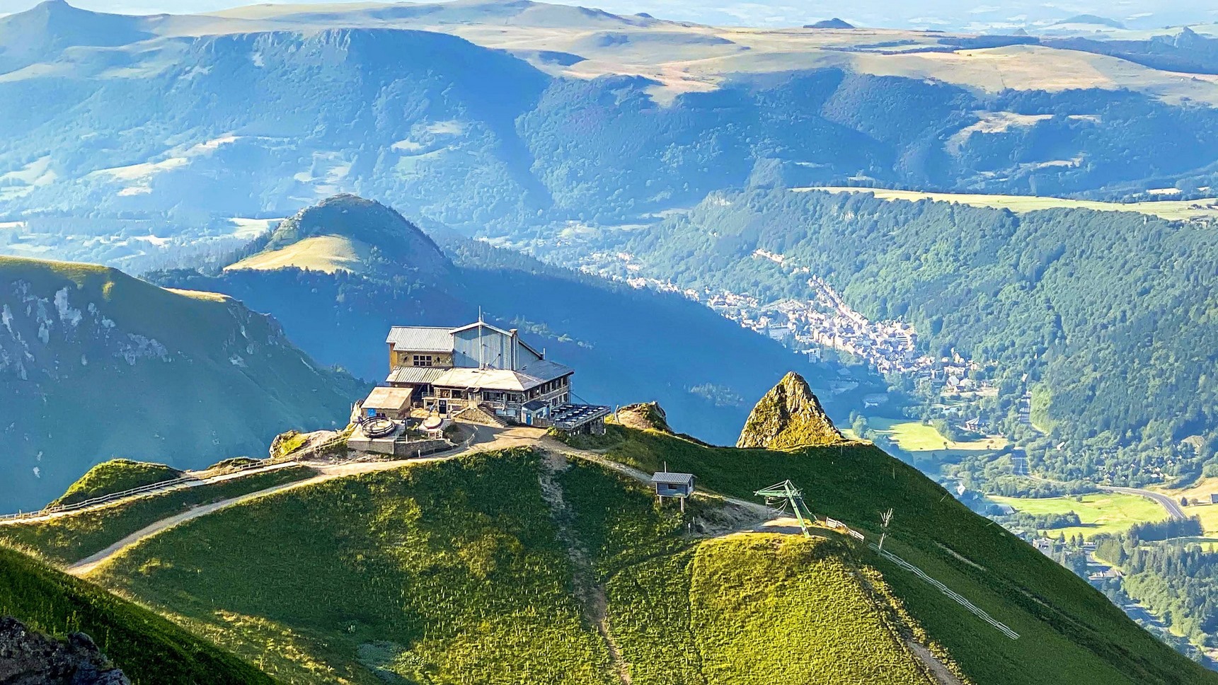 Massif du Sancy - Cable Car Arrival Station - Spectacular View