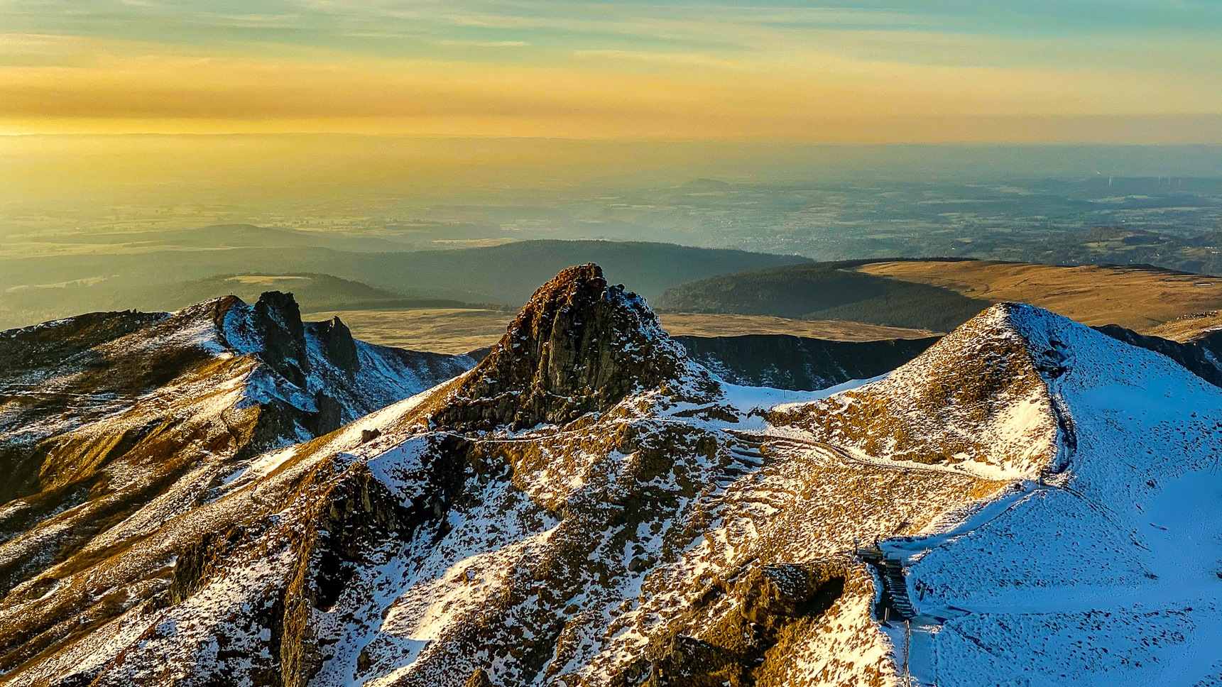 Crest Trail at Puy de Sancy: Magical Sunset