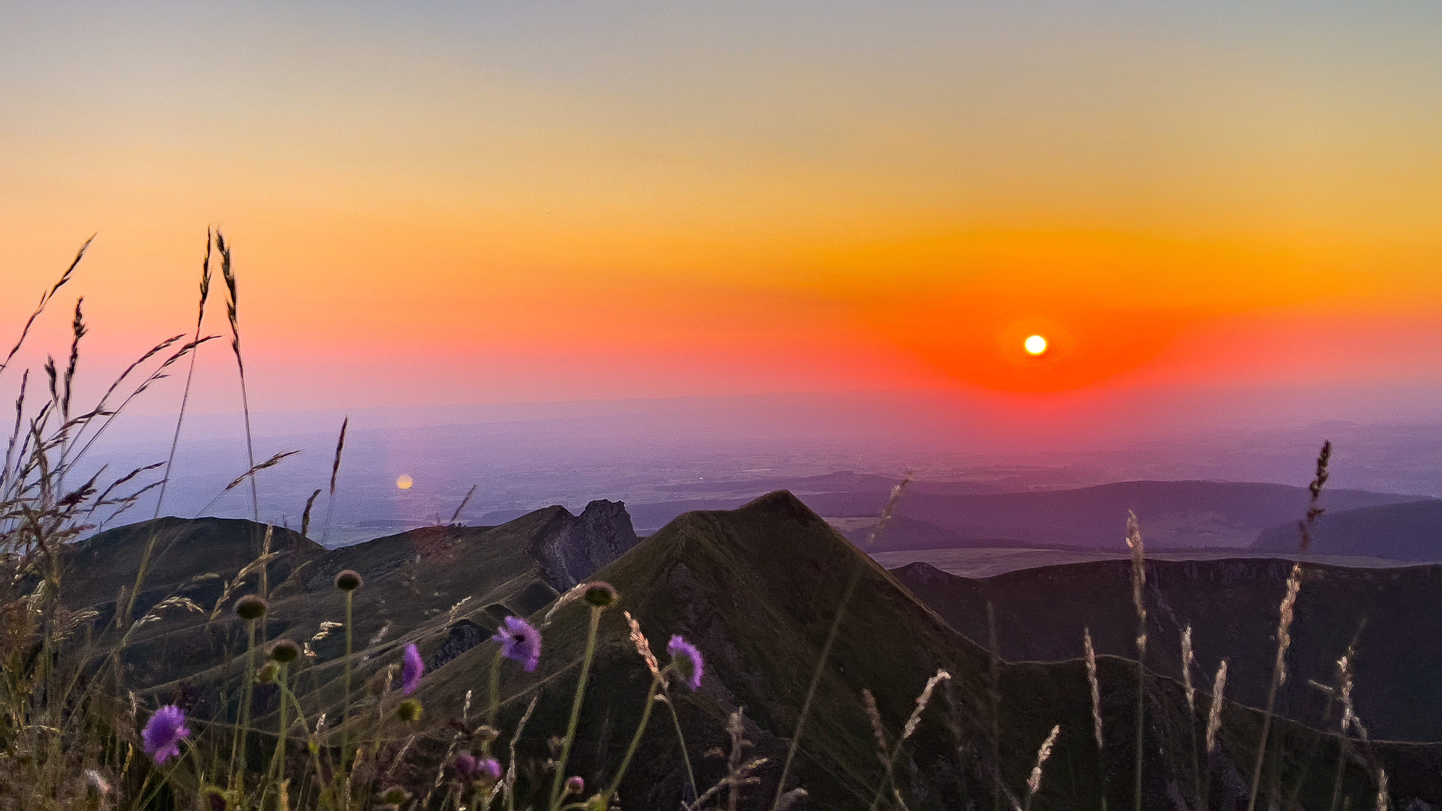 Pas de l'Ane: Spectacular Sunset on the Sancy Ridges