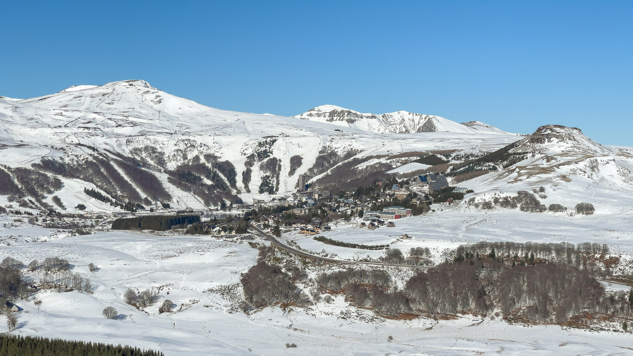 Puy de Montchal: An Unforgettable Panorama of Super Besse and the Puy du Chambourguet