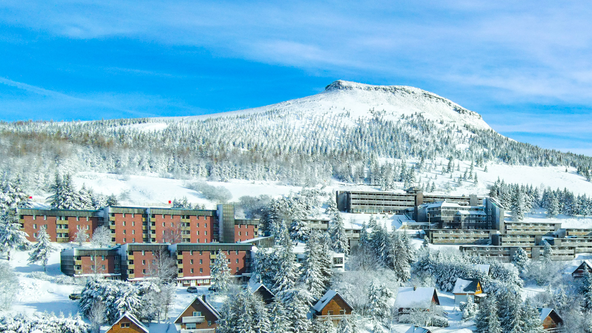 Super Besse - VVF under the Snow, Magical Aerial View