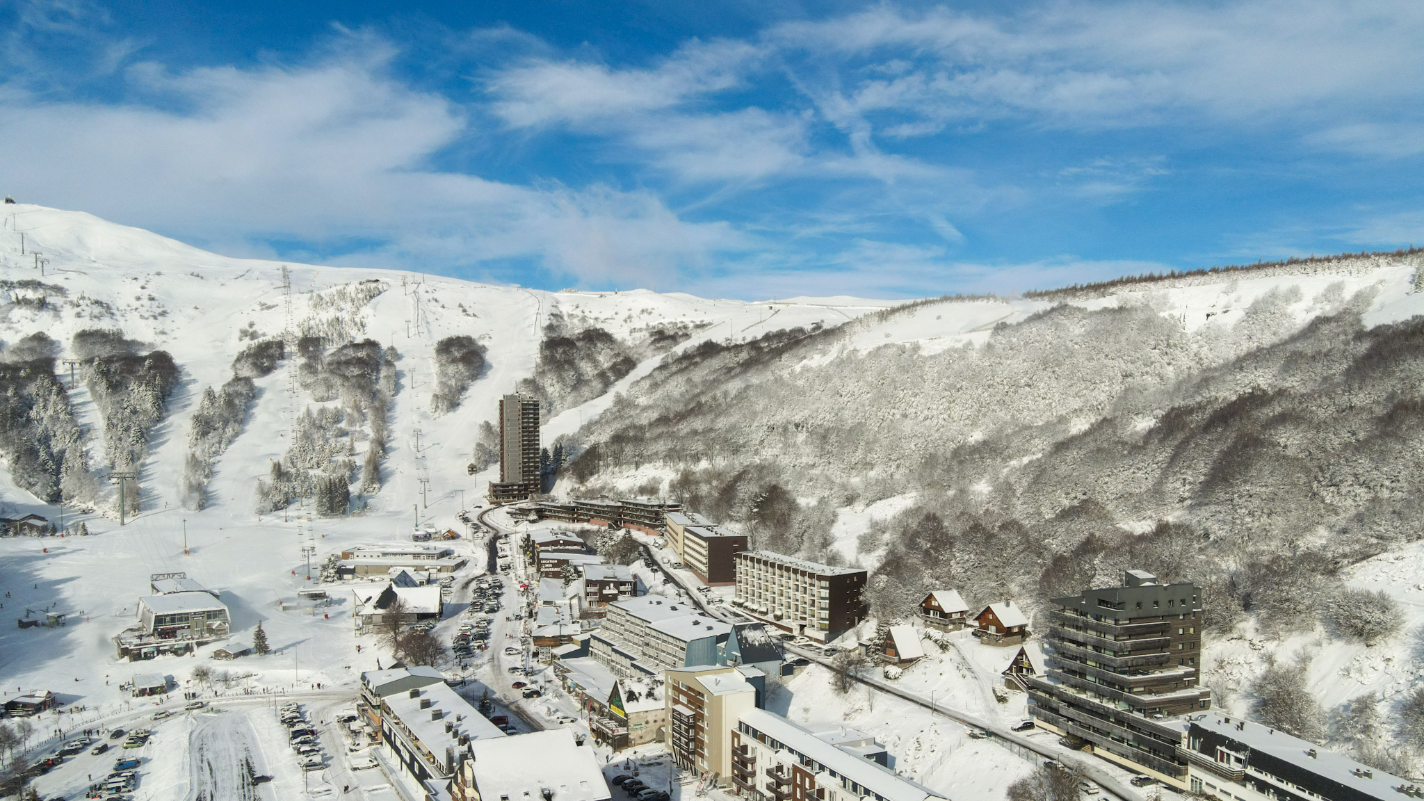 Super Besse - Snowy Town Center, Exceptional Aerial View