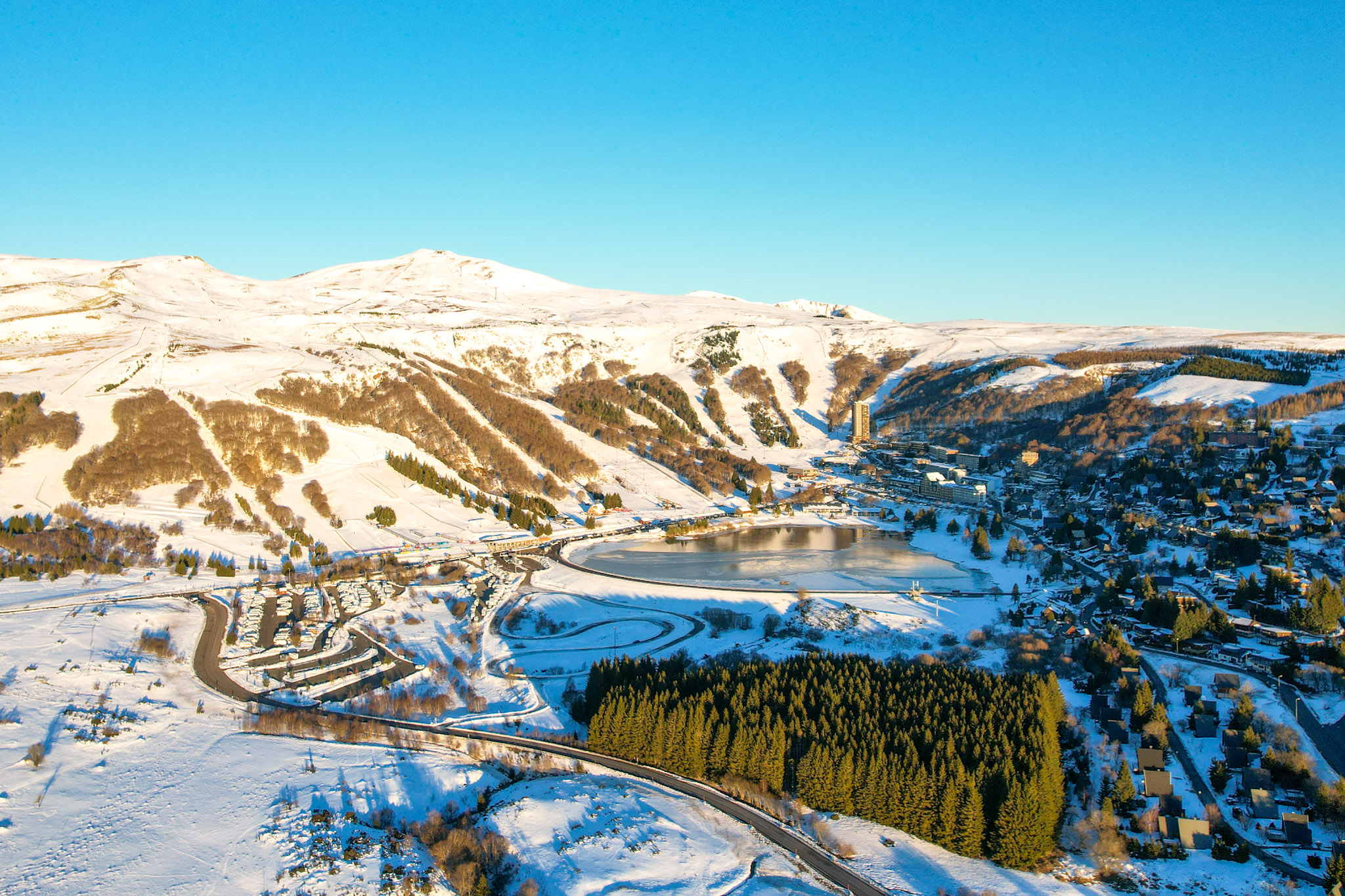 Super Besse: Ski Resort, Motorhome Area and Lac des Hermines under the Snow, Enchanted Winter Landscape