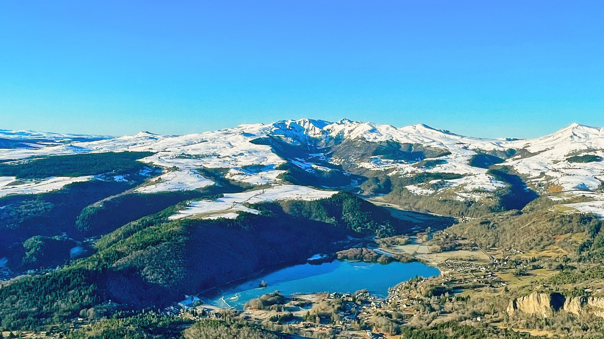 Dent des Marais: A Majestic Summit Dominating Lake Chambon and the Chaudefour Valley