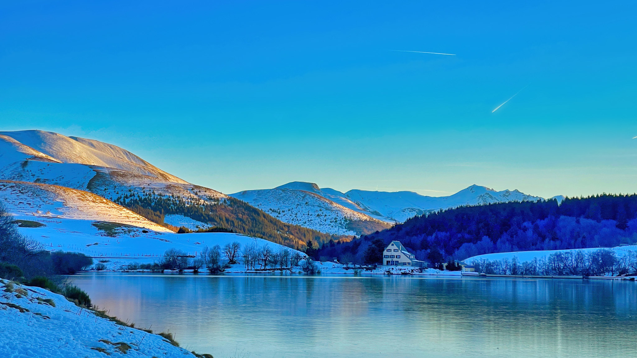 Auberge de Guéry: Charm and Delights on the Lakeside