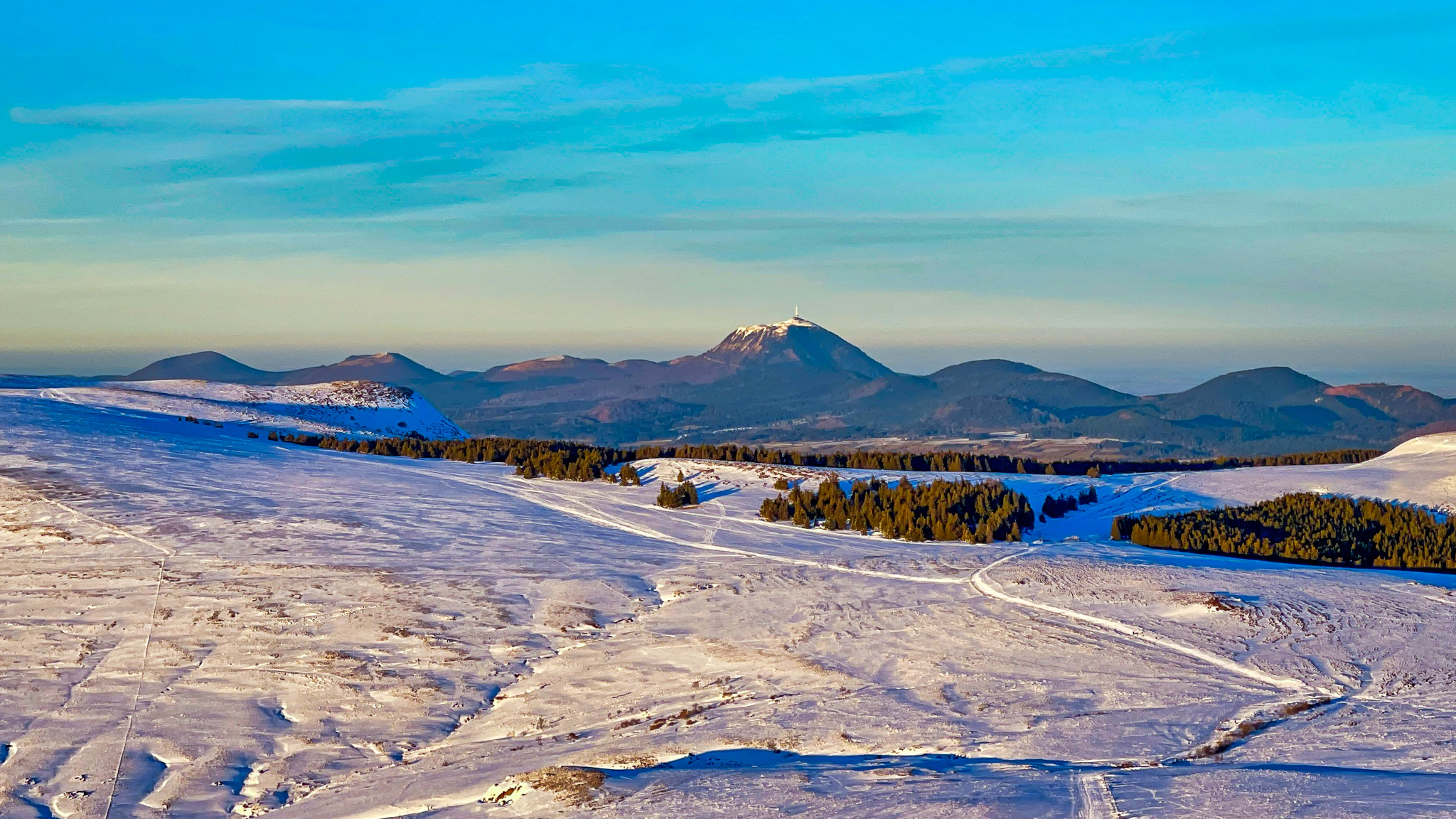 Monts Dore: Aiguiller Massif, Panoramic View of Puy de Dôme