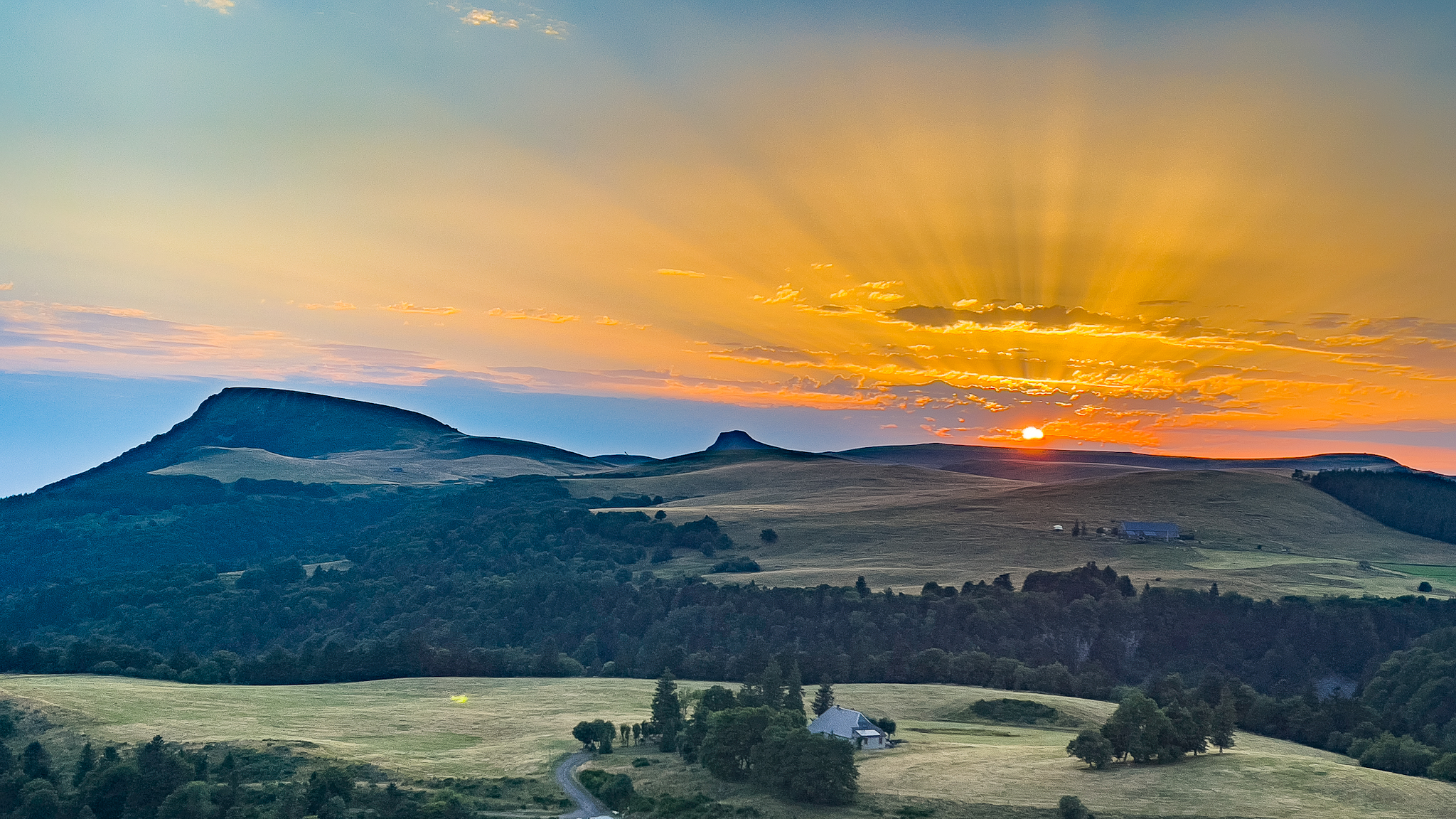 Monts Dore: Massif of Banne d'Ordanche, Puy Gros - Wild Nature