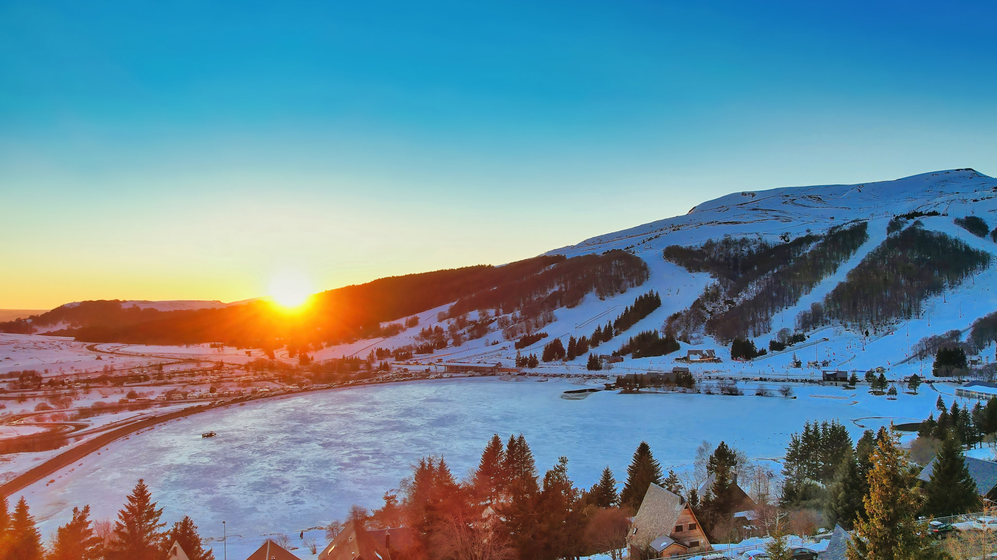 Super Besse - Enchanted Sunset on Lac des Hermines