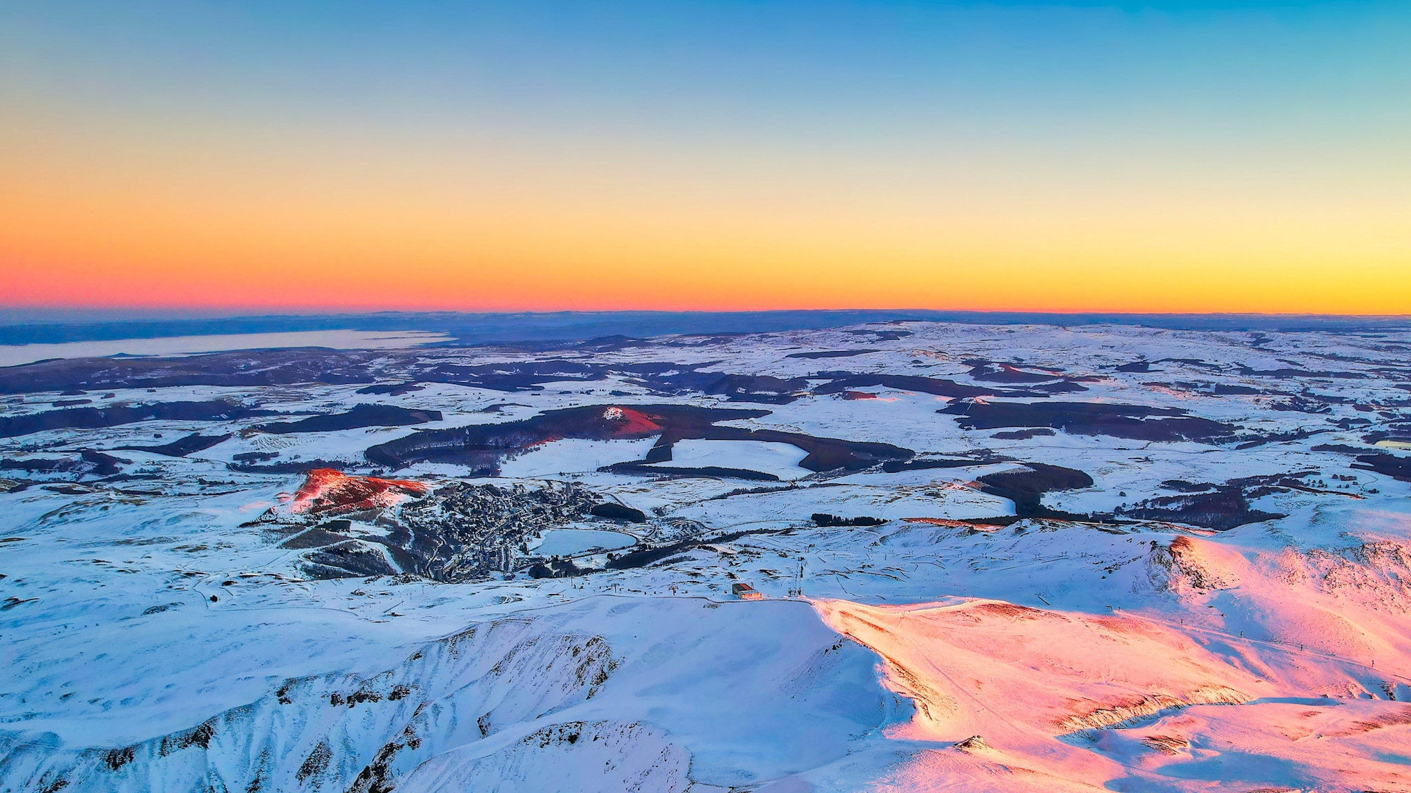 Super Besse - Sunset over Puy Ferrand and Puy de la Perdrix