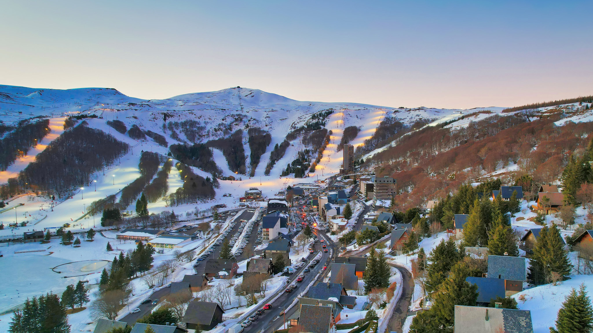 Super Besse - Sunset over the City Center