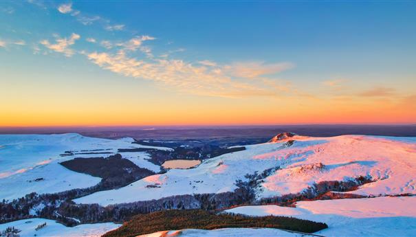 Puy de la Tâche: Magical Sunset - Lac de Guéry & Plateau de l'Aiguiller