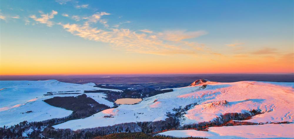 Puy de la Tâche: Magical Sunset - Lac de Guéry & Plateau de l'Aiguiller