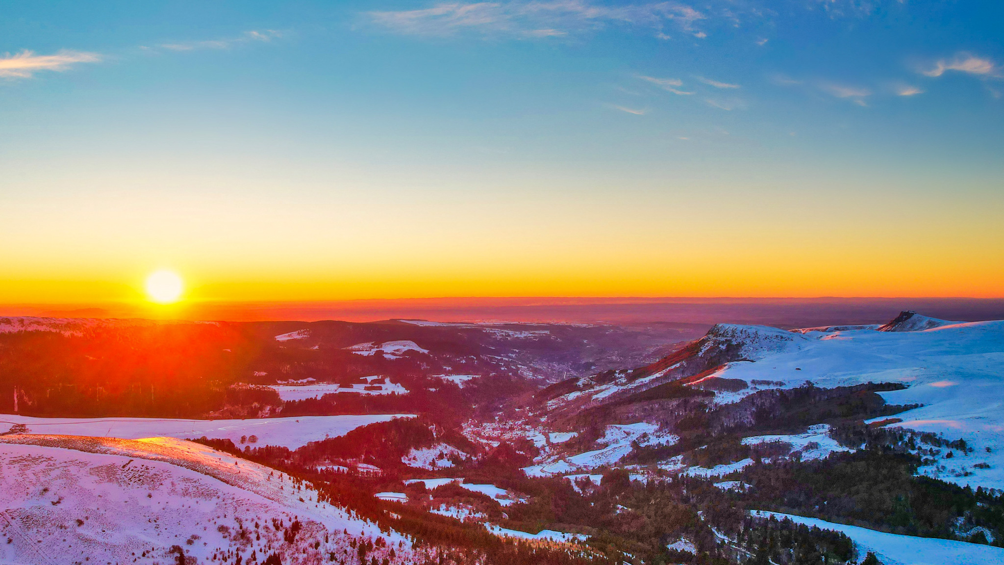 Puy de la Tâche: Impressive Sunset - Puy Gros & Banne d'Ordanche