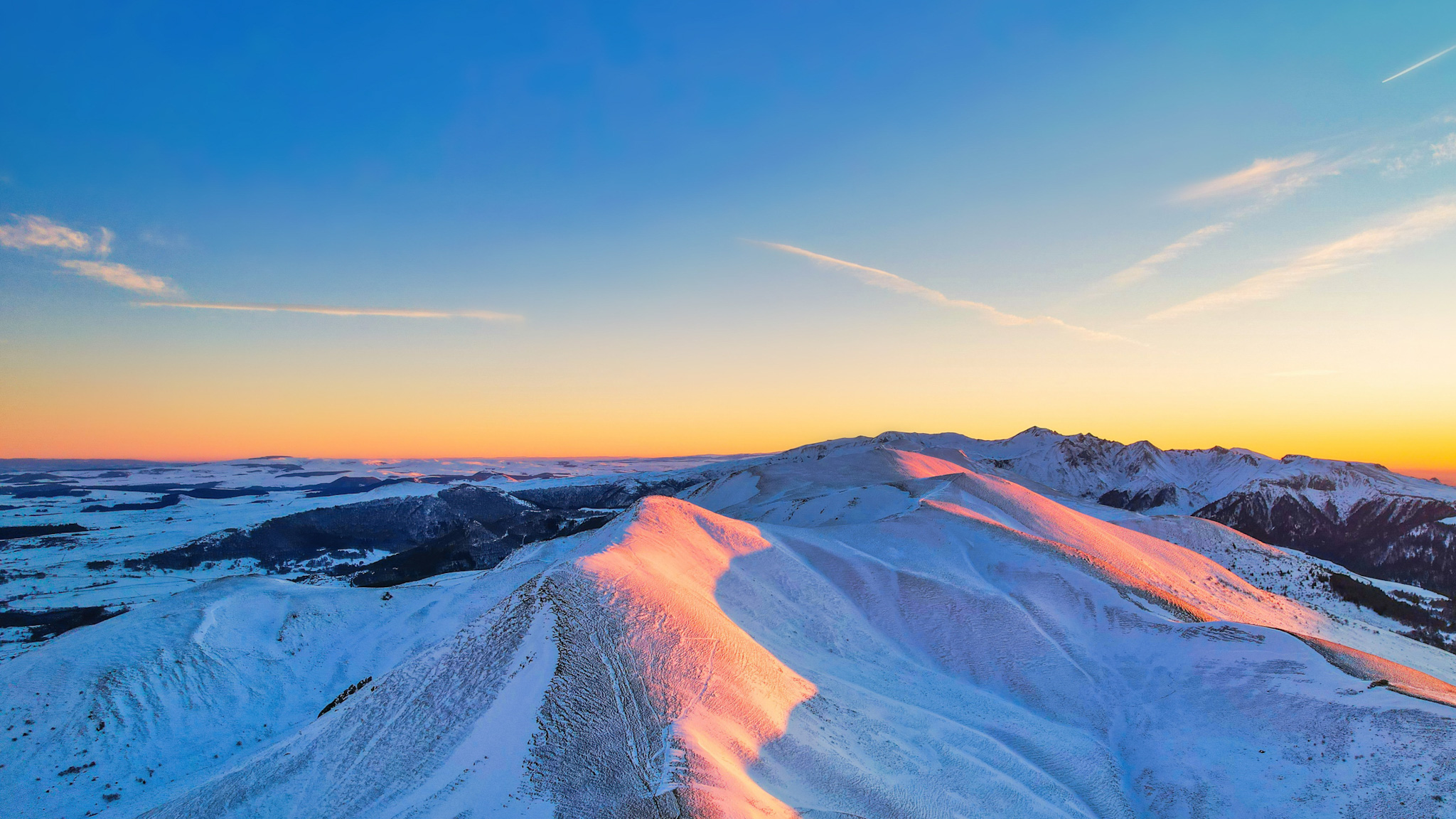 Puy de la Tâche: Breathtaking Sunset - Massif Adventif & Monts Dore