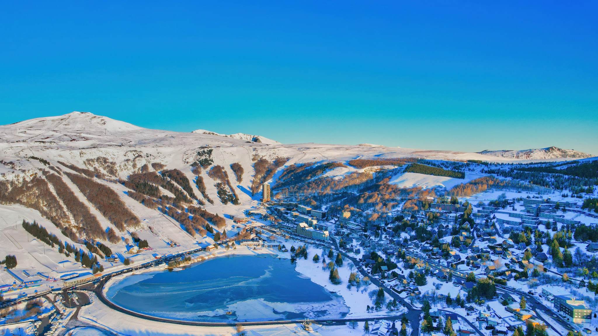 Super Besse - Puy-de-Dôme: The Joys of Skiing are yours!