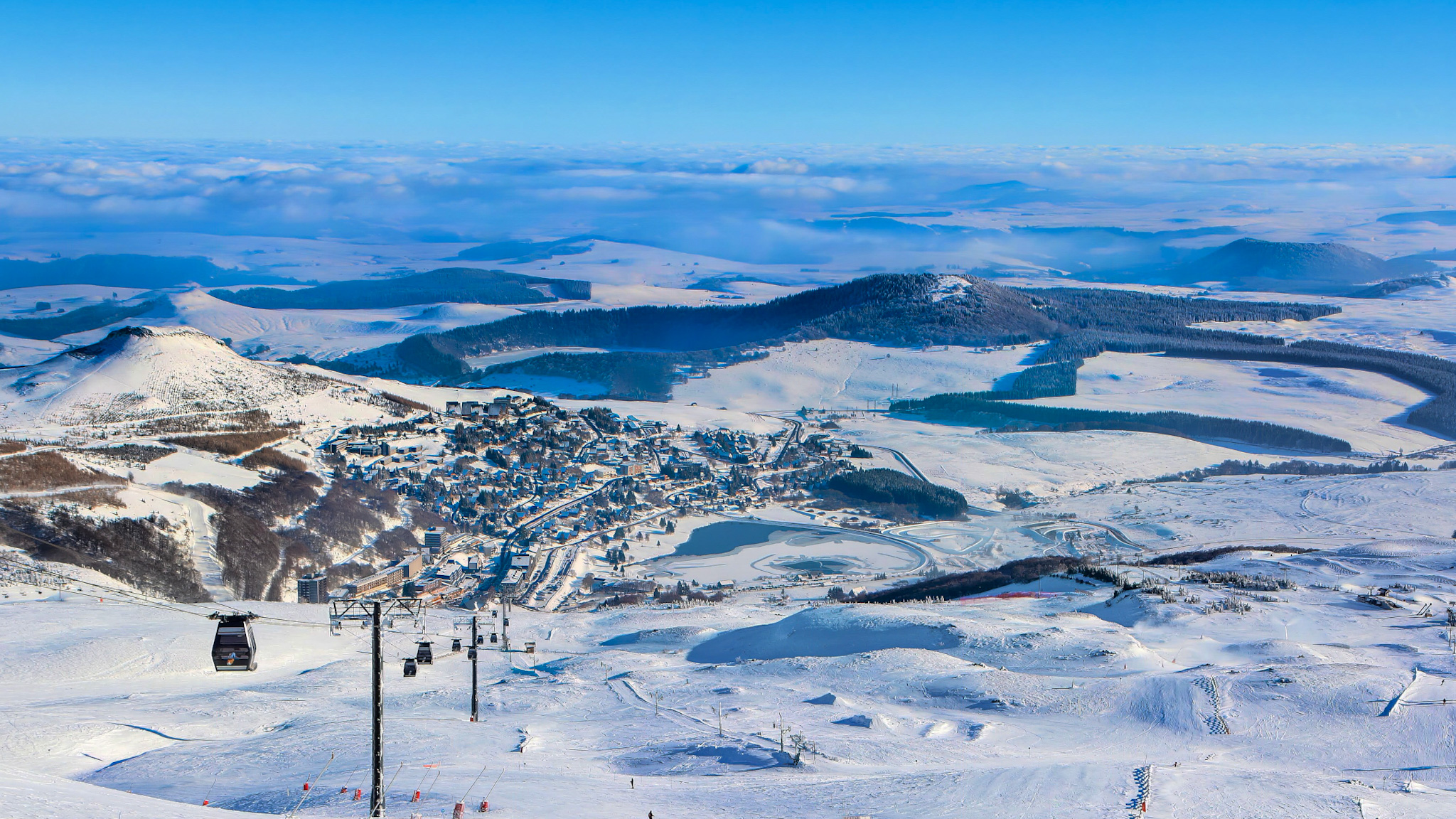 Super Besse: Exceptional Panoramic View of Puy de la Perdrix!