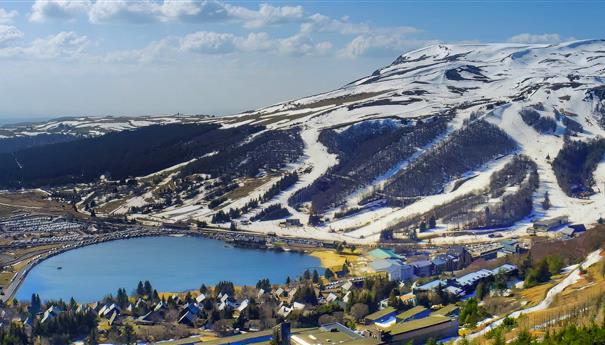 Super Besse: At the summit of Puy de Chambourguet, a grandiose panorama awaits you.