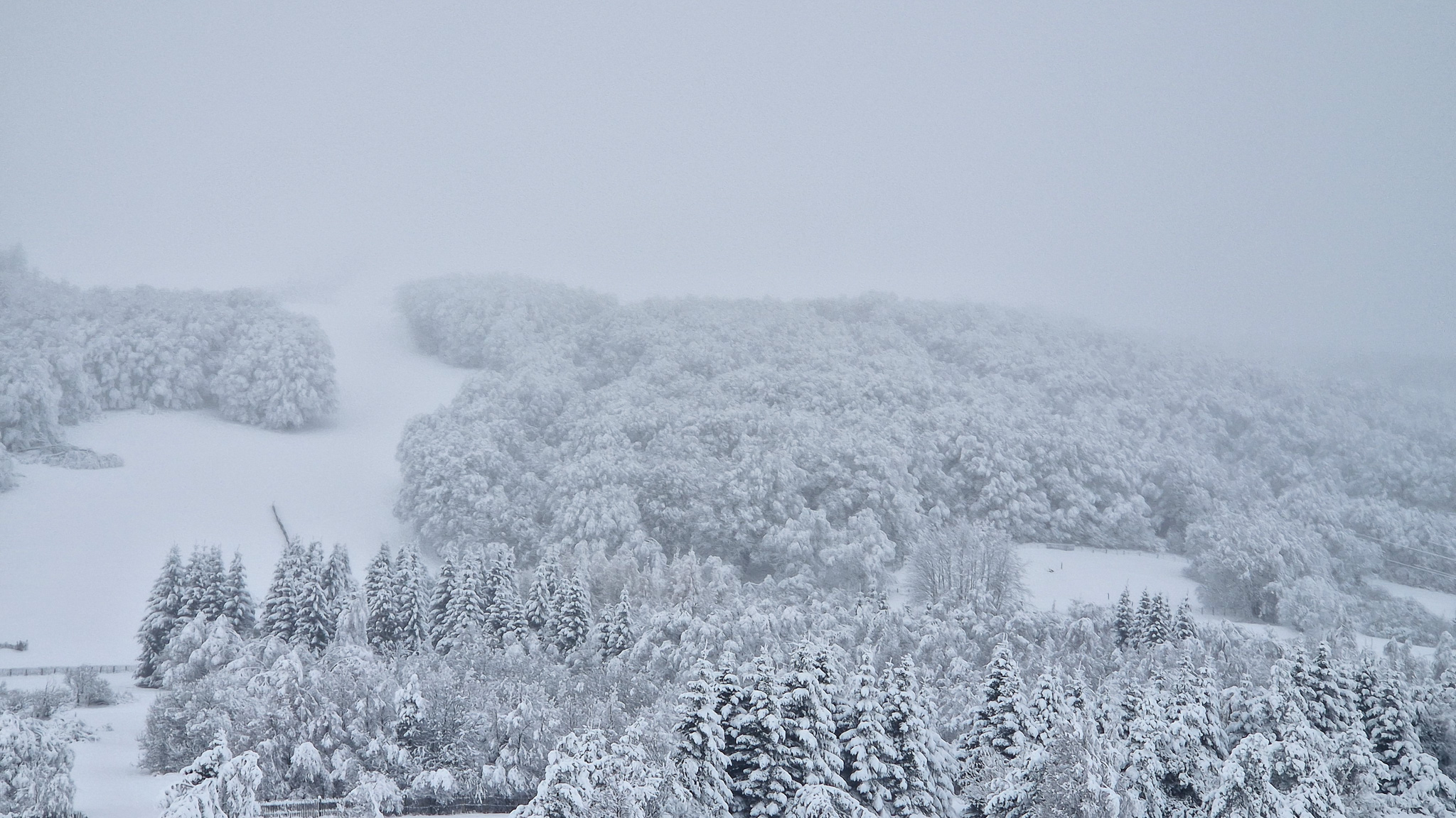 Super Besse: First Snow on the Ski Resort - Magical Start of the Season