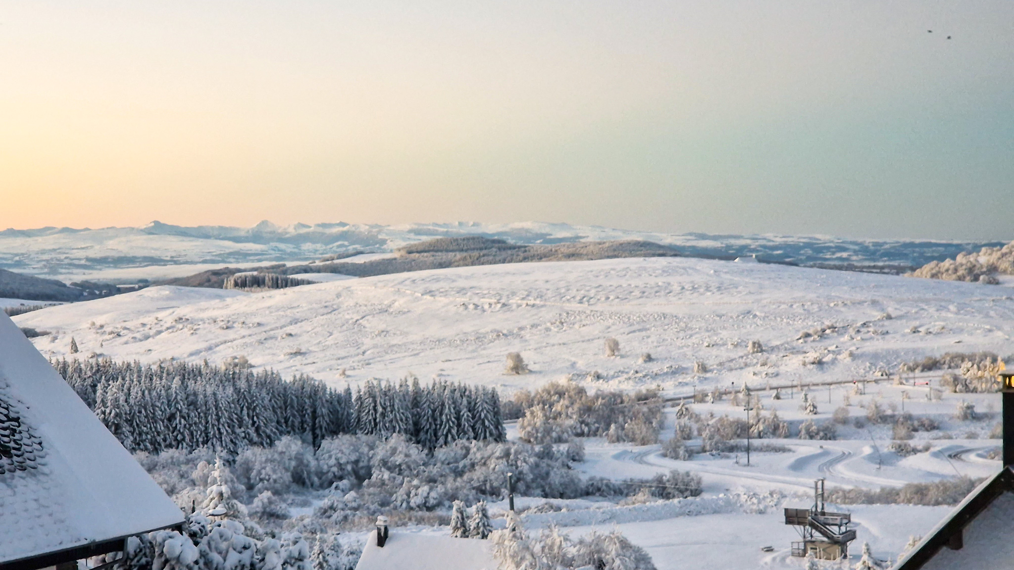 Chalet Ma Cambuse Super Besse - Impressive Panorama of the Cantal Mountains