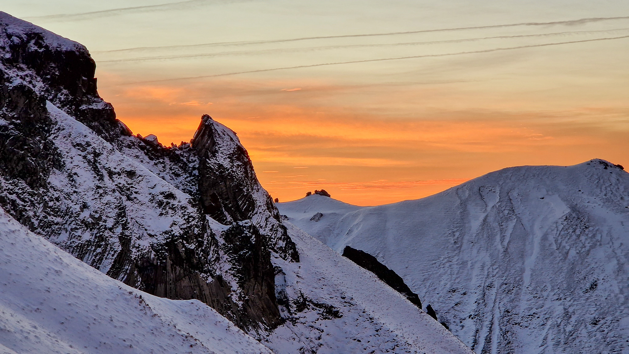 Super Besse: First Snow in the Sancy Massif - A Natural Spectacle