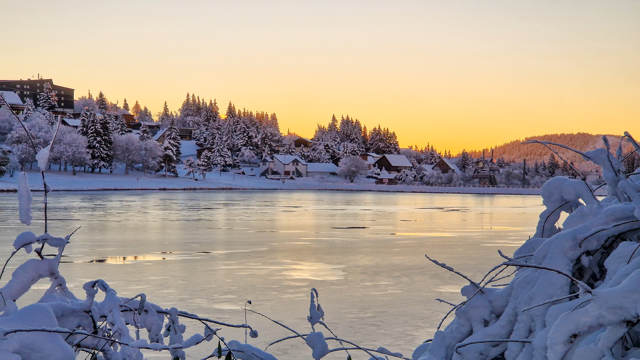 Super Besse: Enchanted Sunrise on the Lac des Hermines