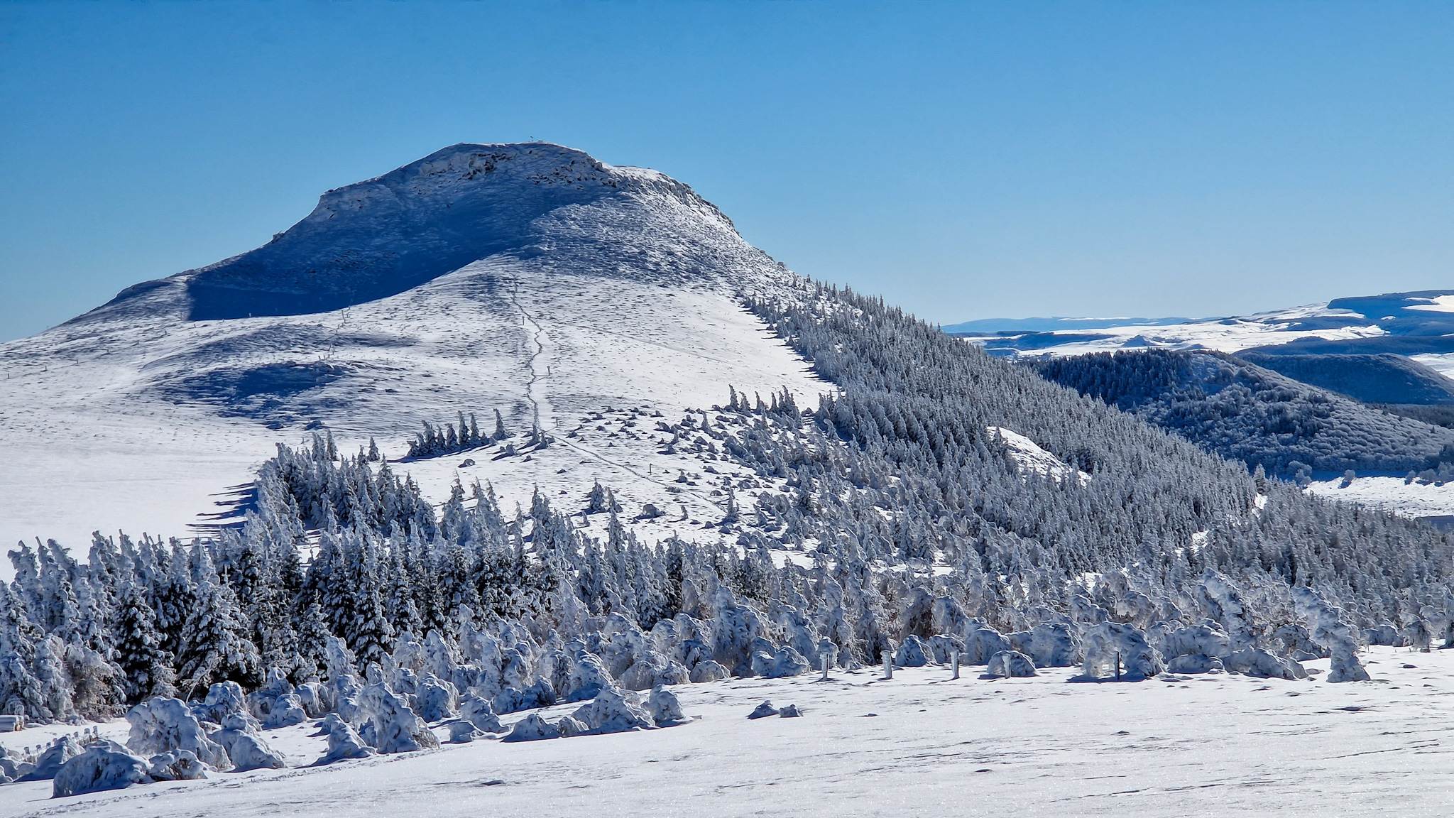 Puy de Chambourguet: Under the Snow - An Impressive Natural Spectacle