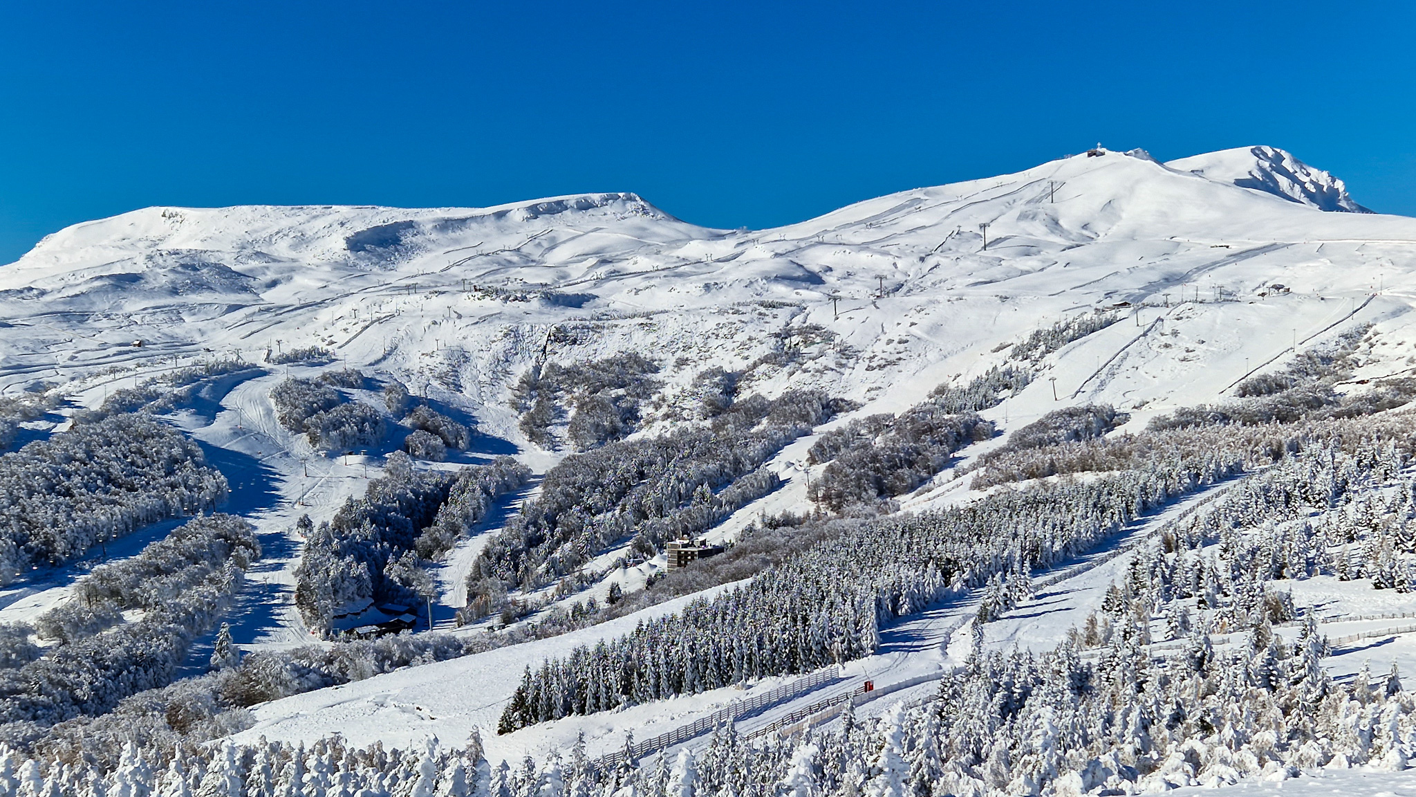 Super Besse Ski Area: Slopes for All Levels and Unforgettable Sensations