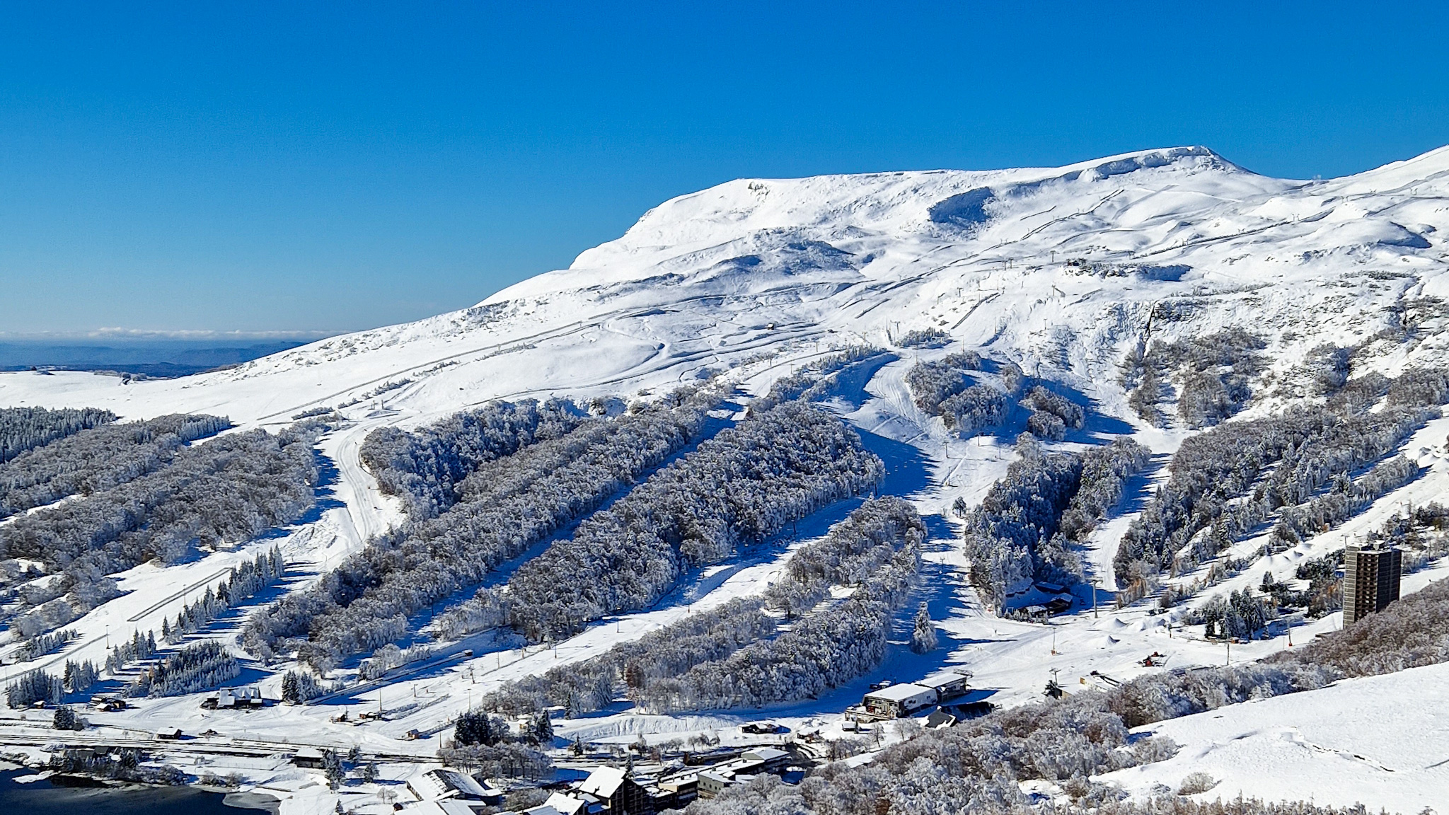 Super Besse - Winter Sports Resort: Slopes for All Levels and Unforgettable Sensations