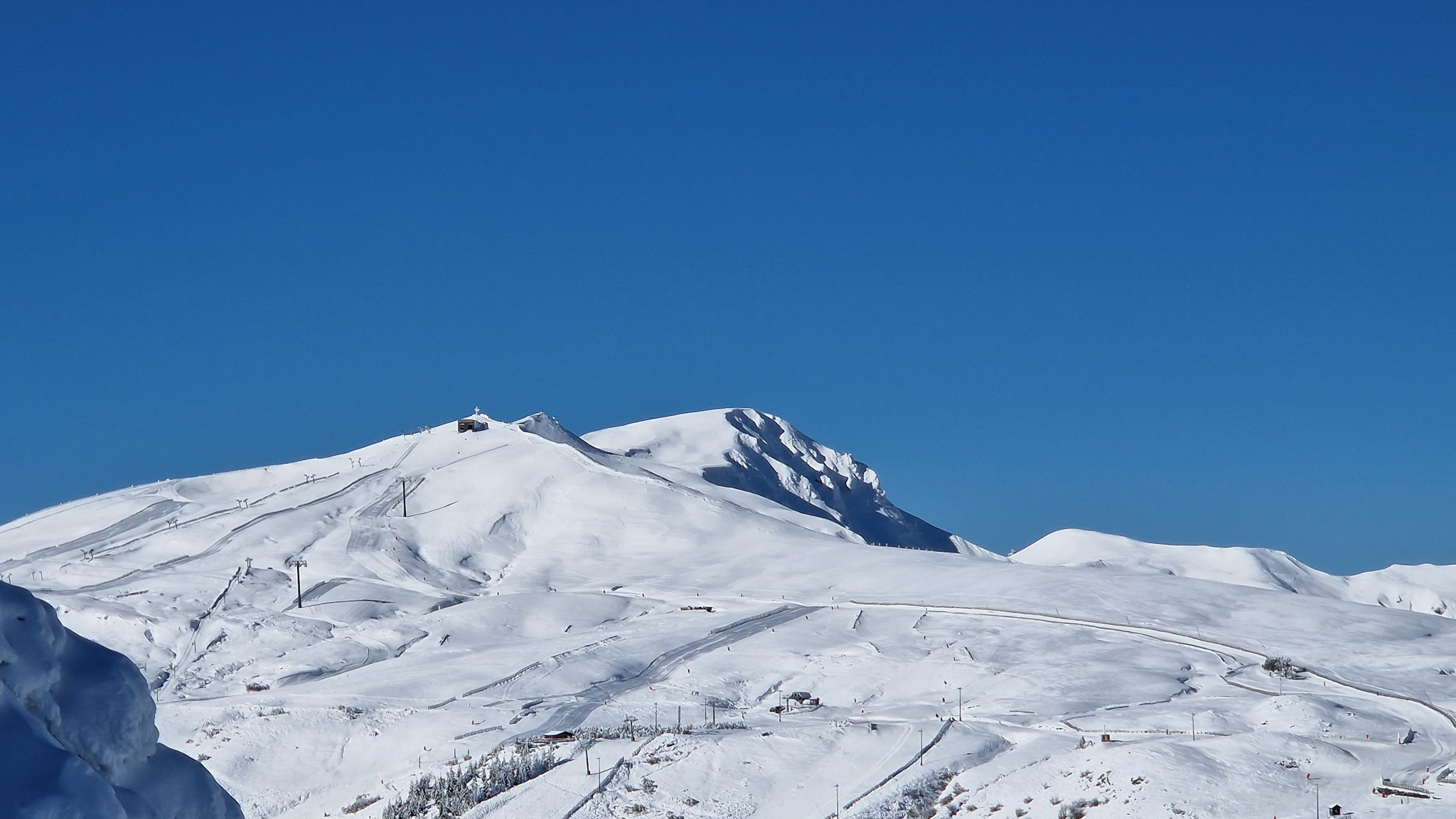 Puy Ferrand and Puy de la Perdrix: Two Emblematic Summits of the Sancy Massif