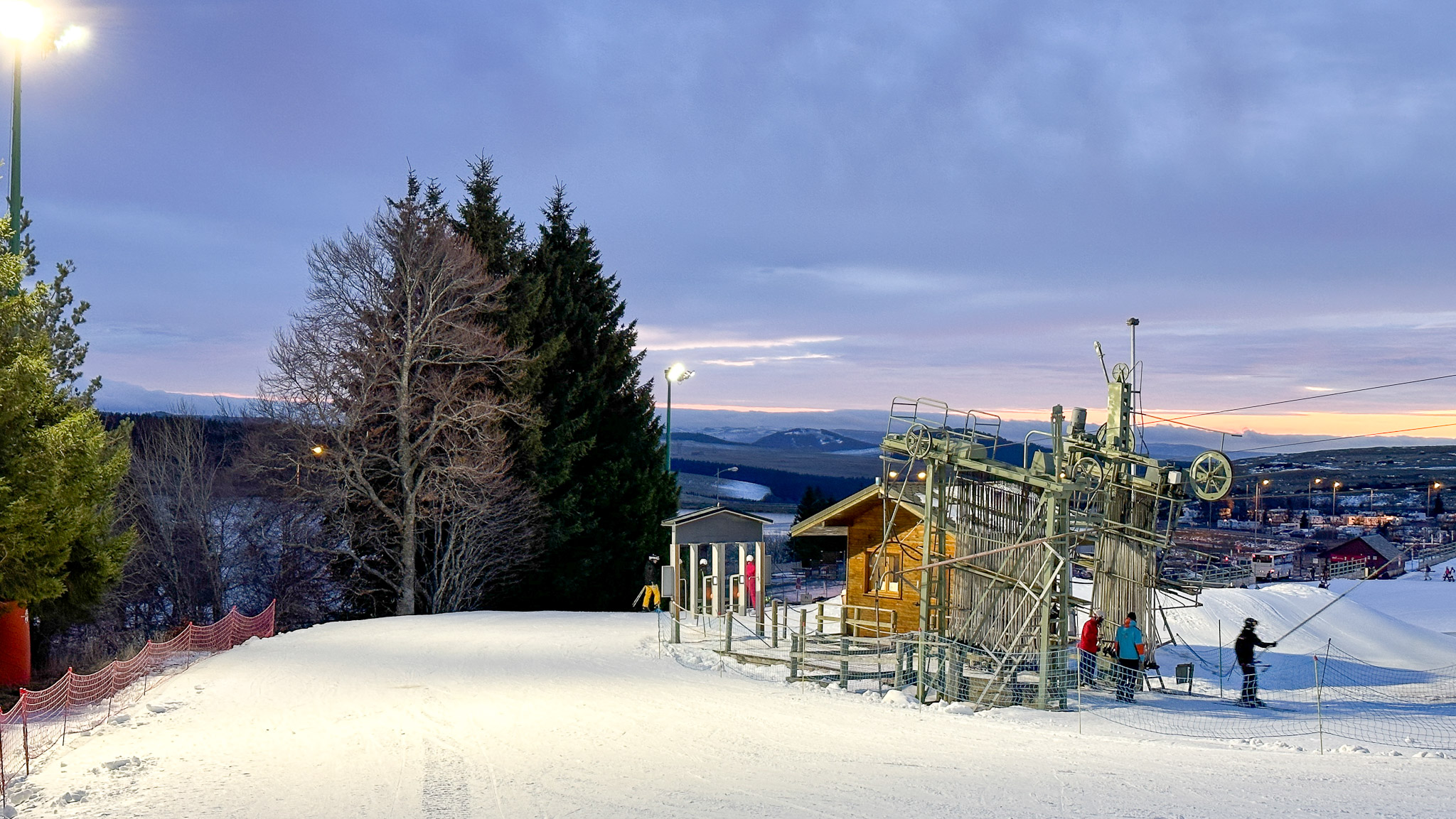 Super Besse - Night Skiing - Illuminated Slopes