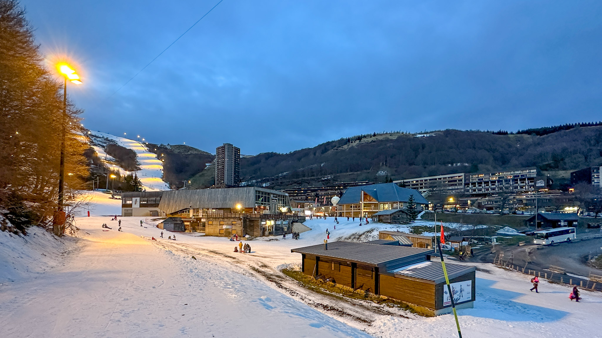 Super Besse - ESF, Centre Station - Unforgettable Ski Holidays