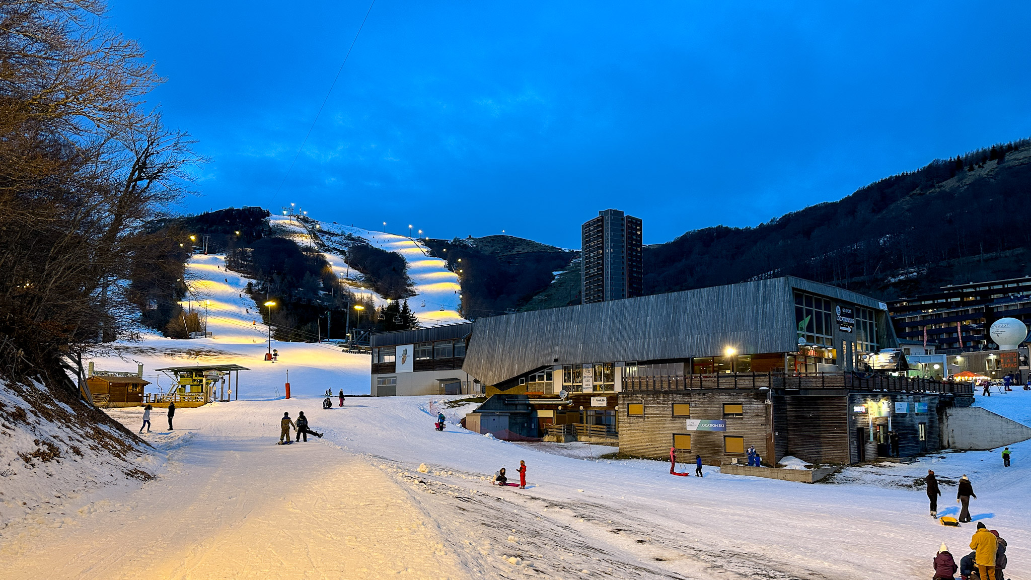 Super Besse: Cable Car Departure Station - Let's Go on an Adventure!