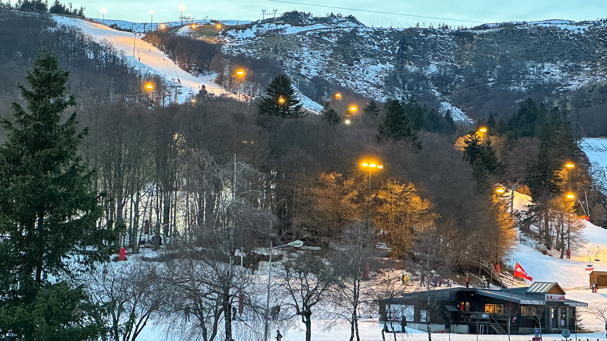 Super Besse - ESF Pavilion: Learn and Progress