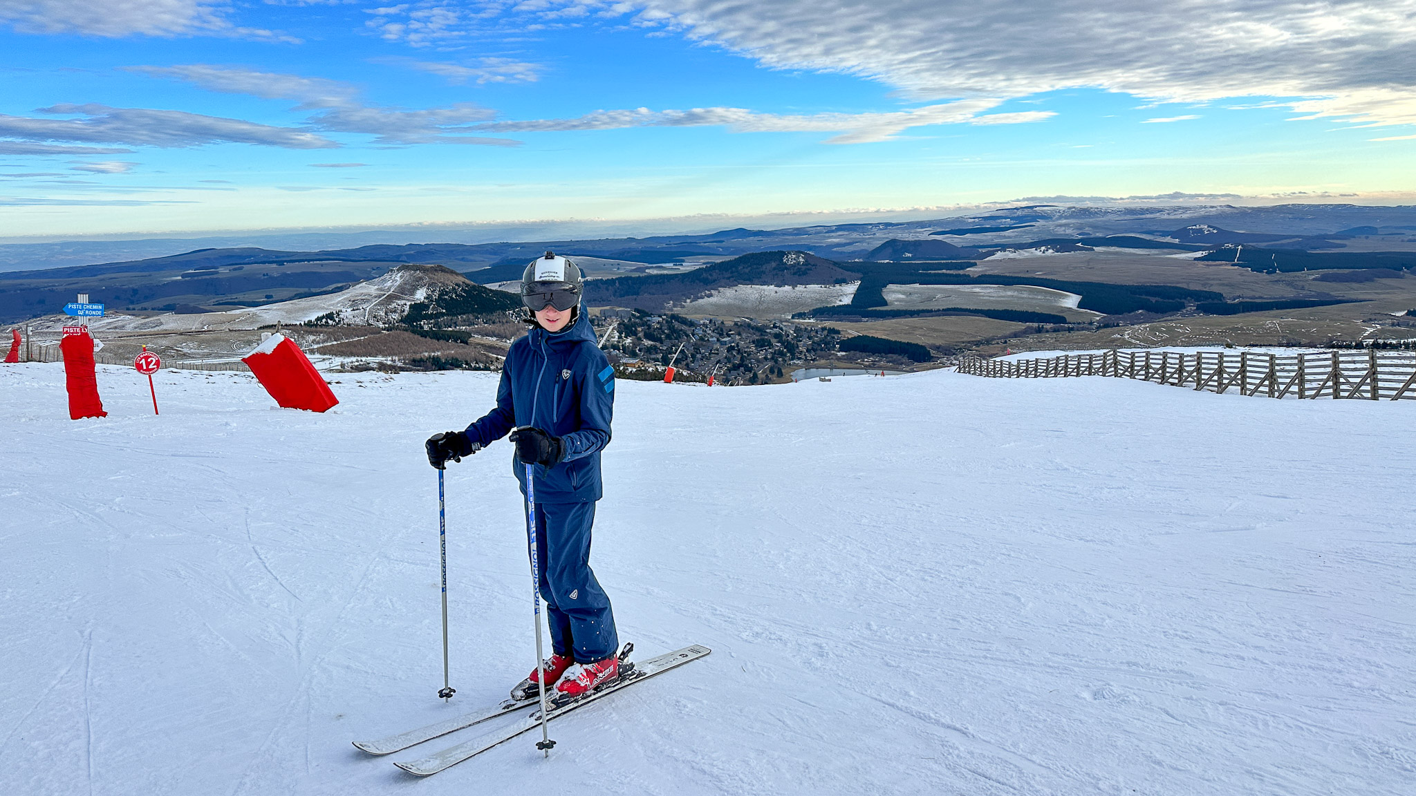 Super Besse: Red Slopes and Panorama Station - Descent and Breathtaking View