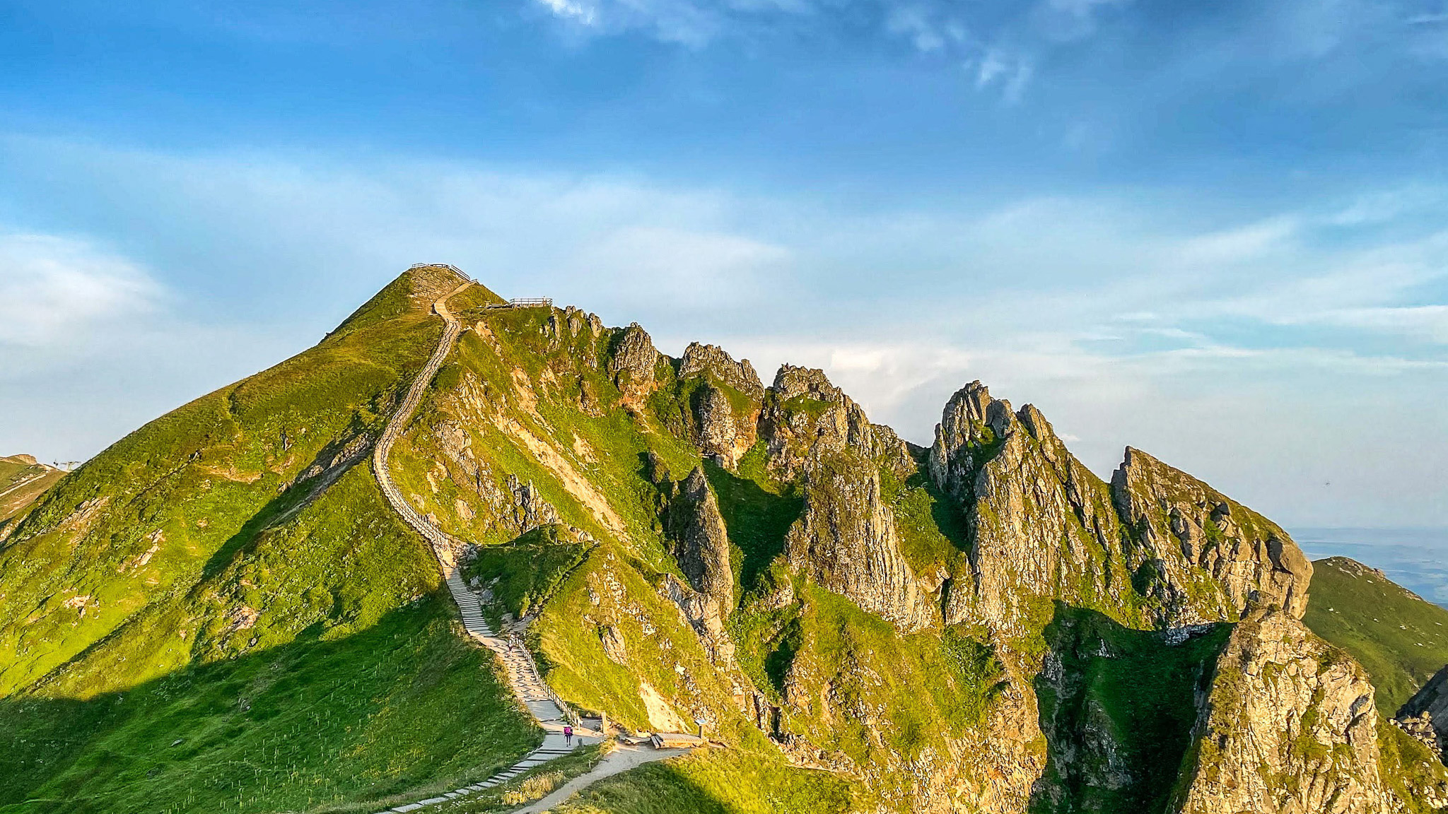 Super Besse - Ascent to the Summit of Puy de Sancy: An Unforgettable Adventure