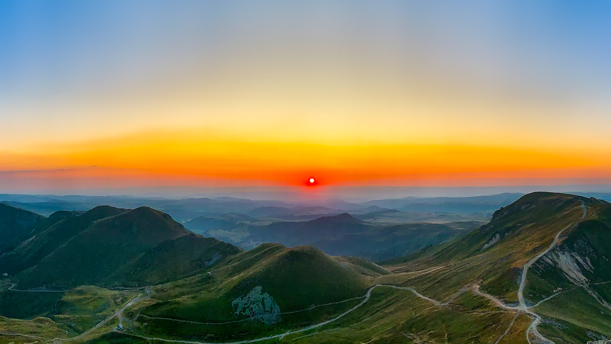 Super Besse - Puy de Sancy Summit: Spectacular Sunrise over Puy Ferrand and Puy de Cacadogne