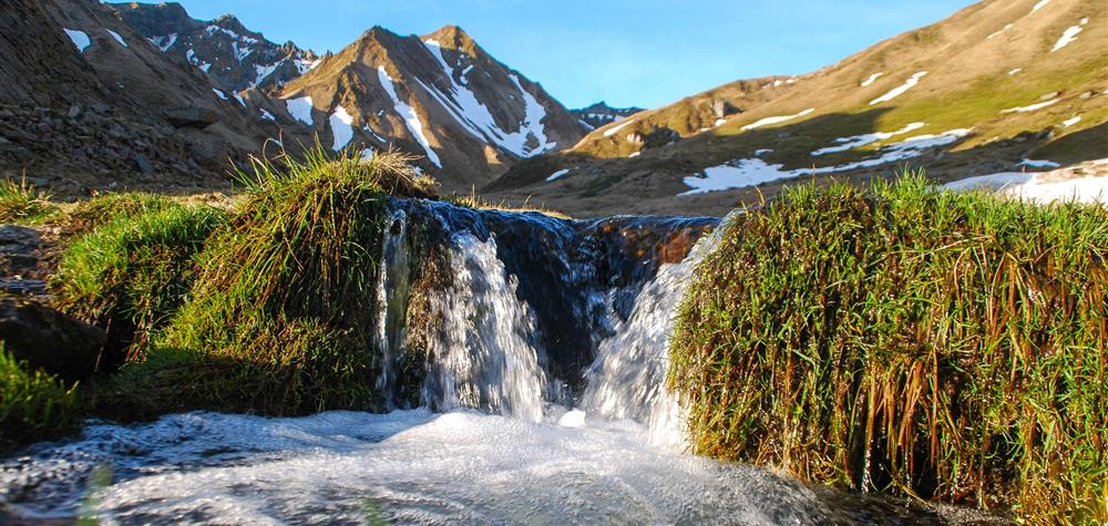 Val de Courre: Melting snow in the Sancy Massif
