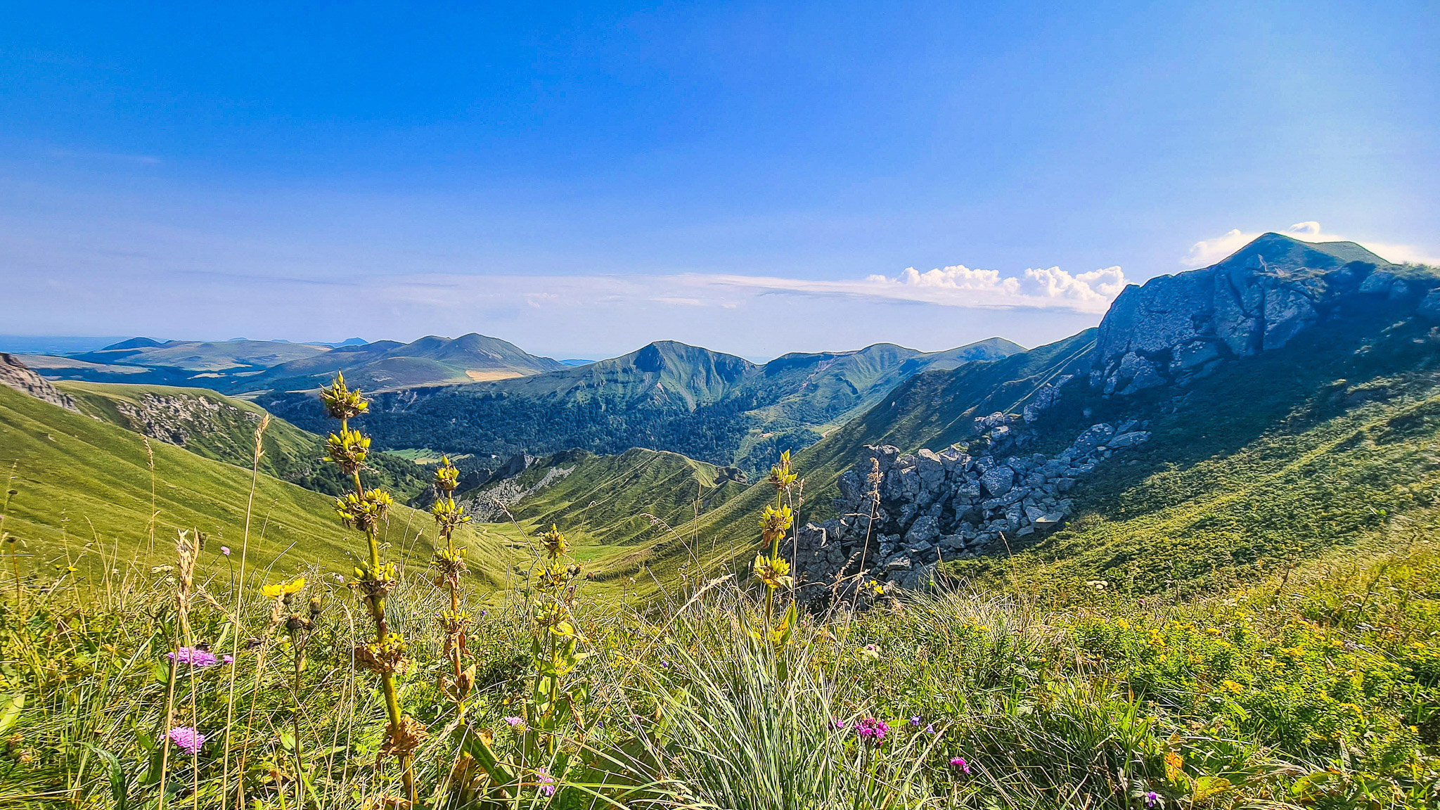 Val de Courre: Exceptional Panorama of the Chemin des Crêtes