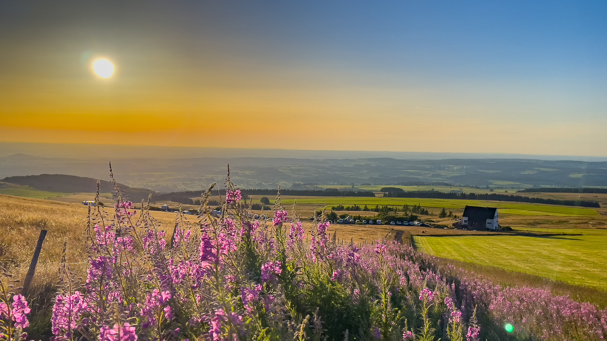 Banne d'Ordanche: Ascent to the Summit for an Exceptional Sunset