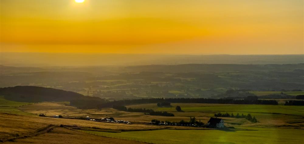Banne d'Ordanche: Parking and Refuge - Starting Point for your Adventures