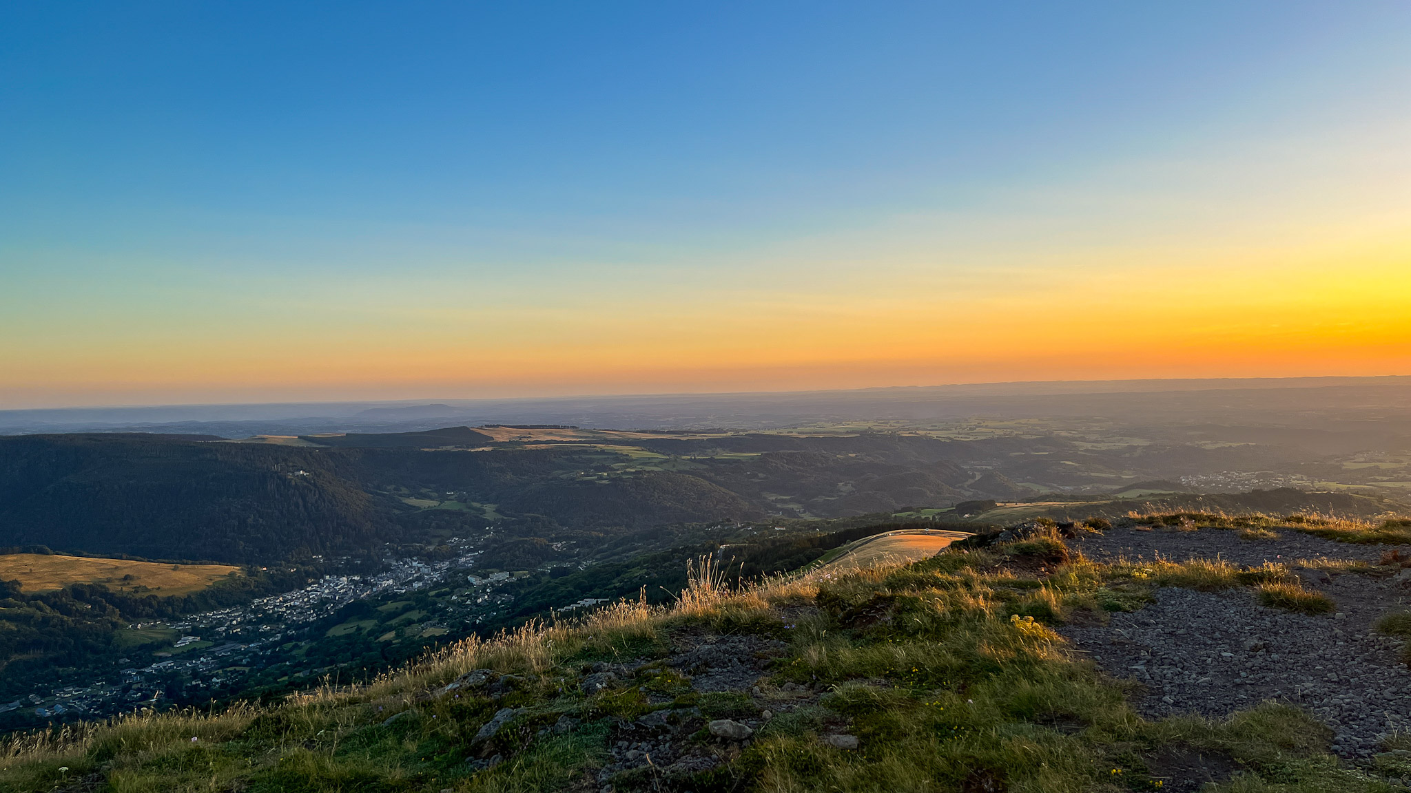 Banne d'Ordanche: The Sun sets over the Dordogne Valley at La Bourboule - An Exceptional Panorama