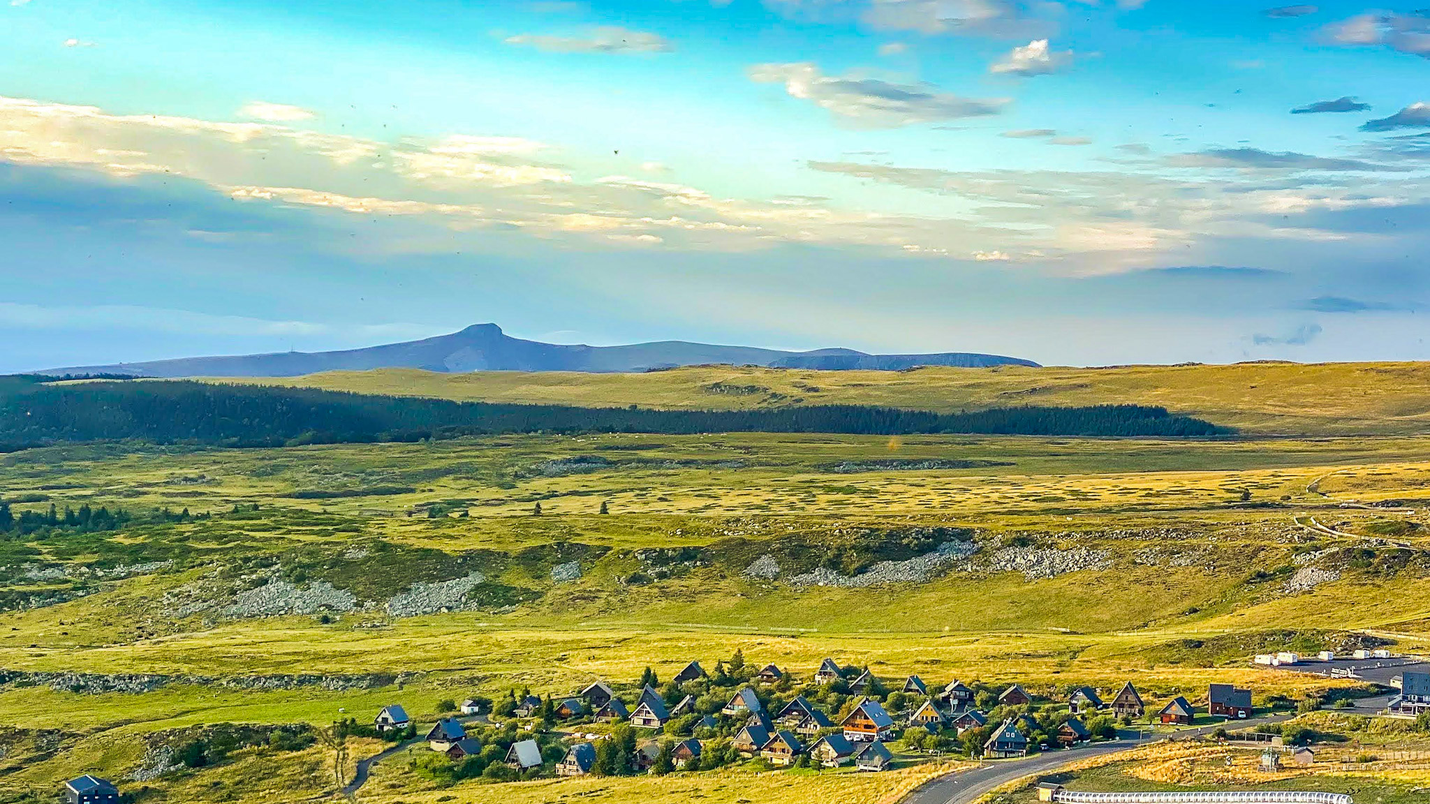 Chastreix Sancy Station: A breathtaking panorama of the Banne d'Ordanche.